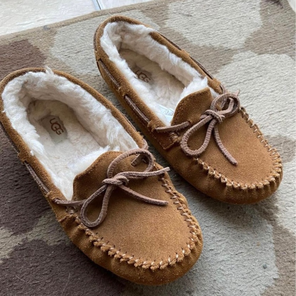 Youth uggs